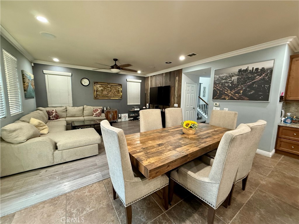 3863 American Elm Road Property Photo 9