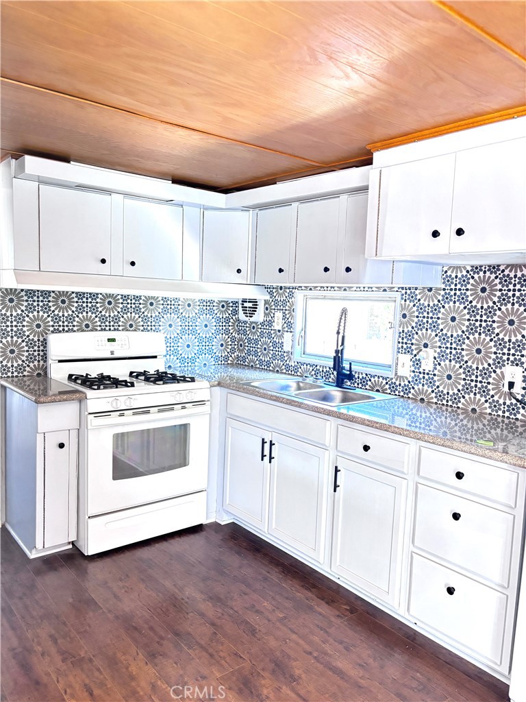 10701 G 12 Property Photo 12