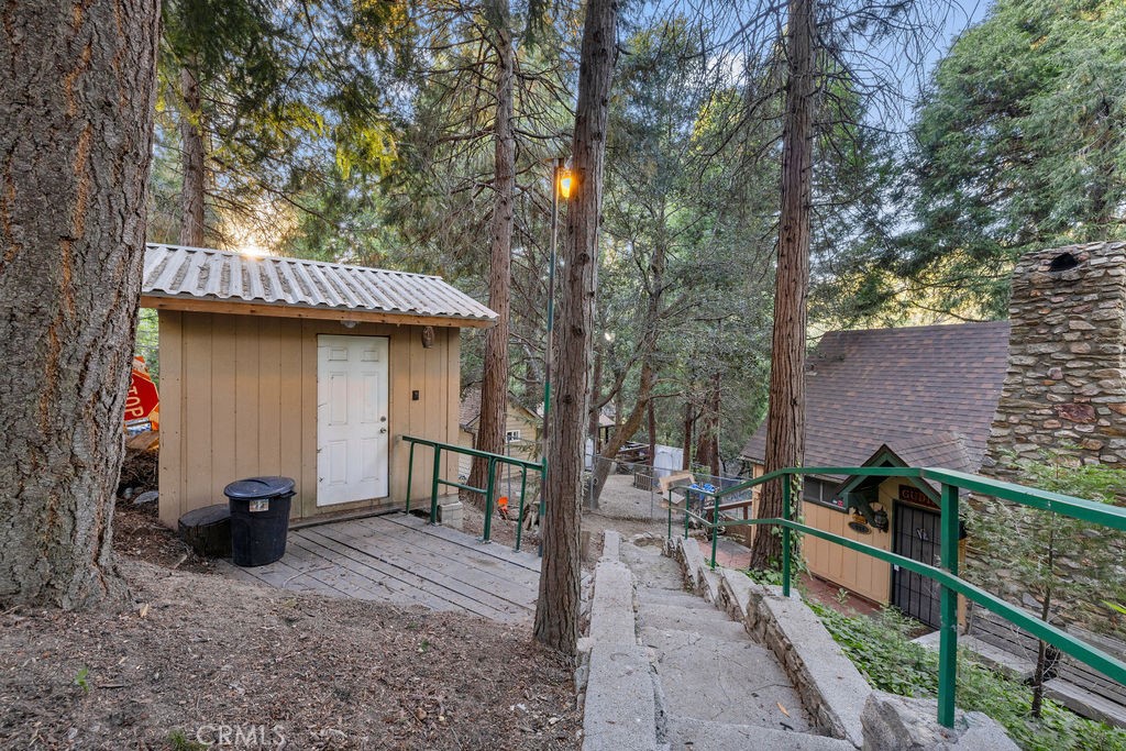 442 Valley Road Property Photo 8