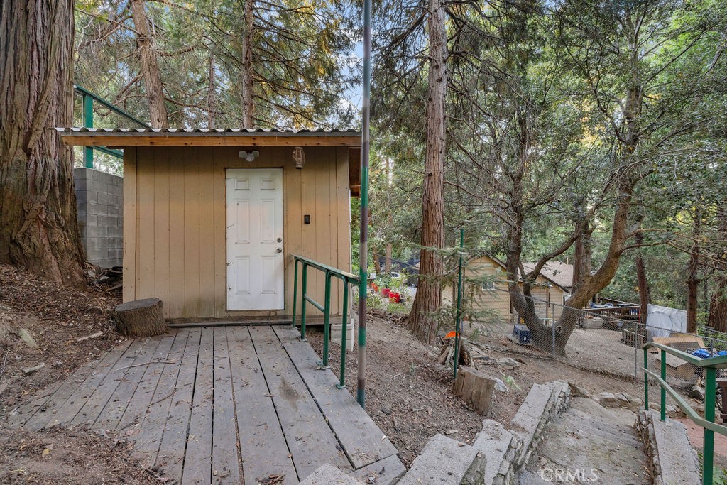 442 Valley Road Property Photo 9
