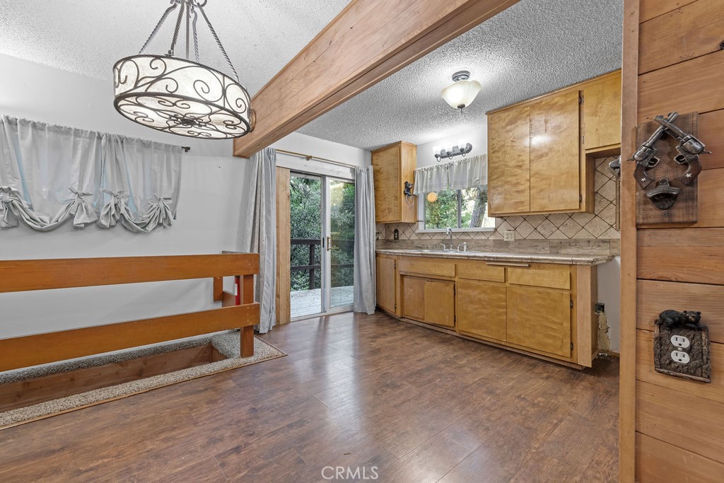 442 Valley Road Property Photo 14