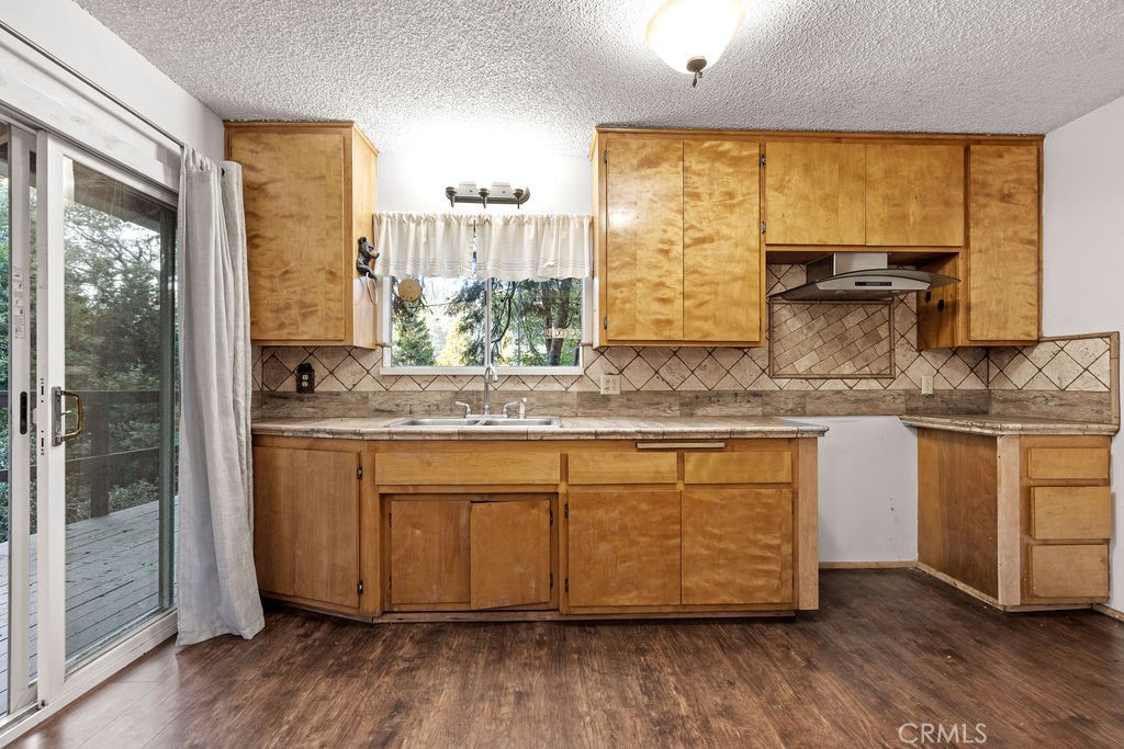 442 Valley Road Property Photo 16