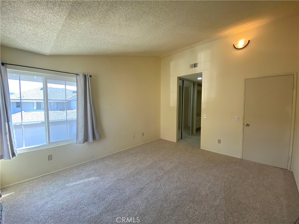 1380 W 48th Street 121 Property Photo 10