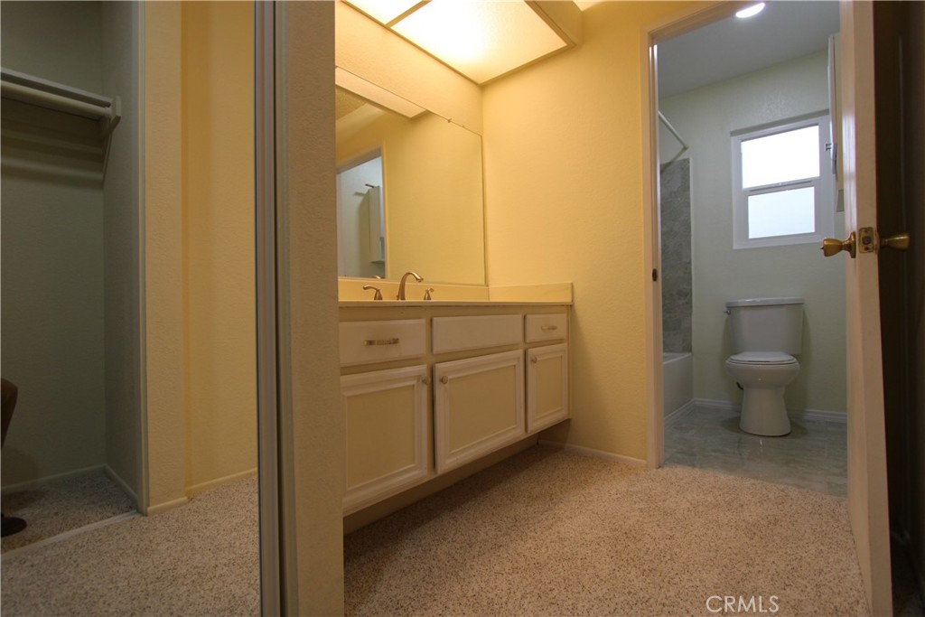 1380 W 48th Street 121 Property Photo 11