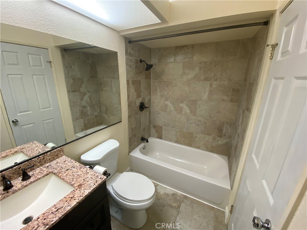 1380 W 48th Street 121 Property Photo 15