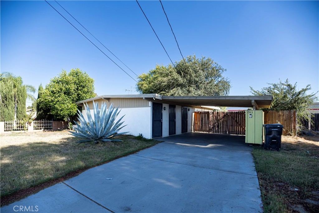 643 W Ramona Drive Property Photo 2