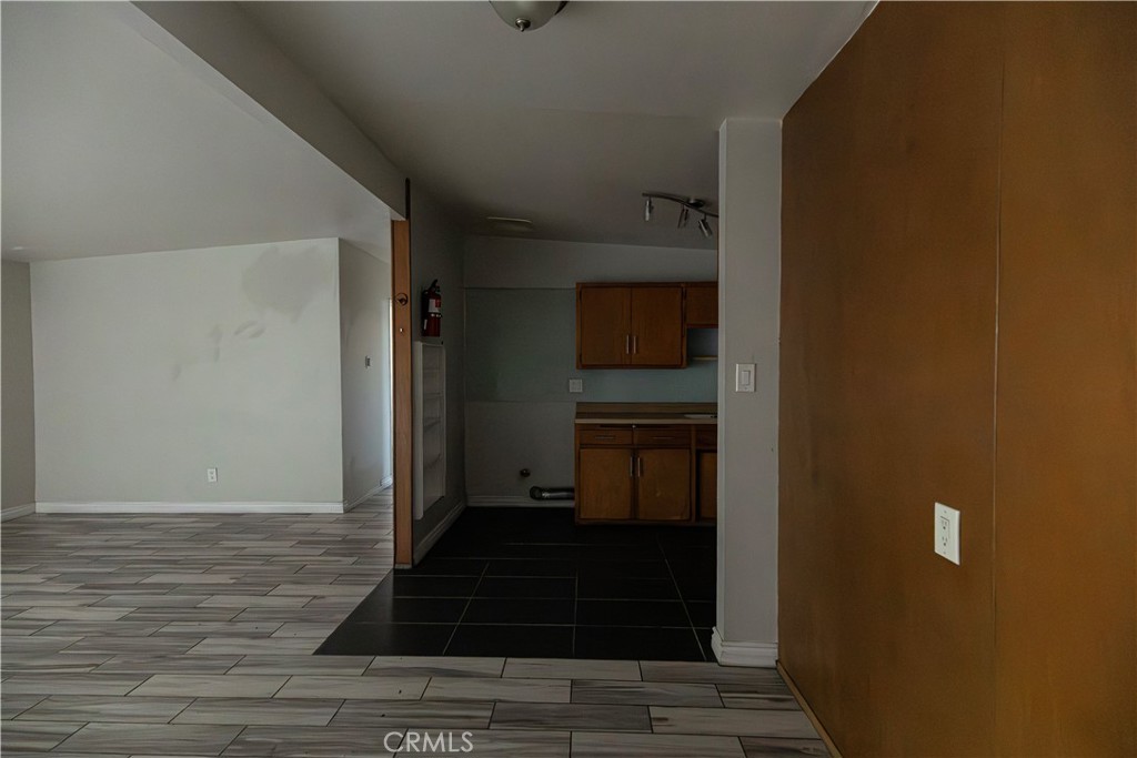 643 W Ramona Drive Property Photo 4