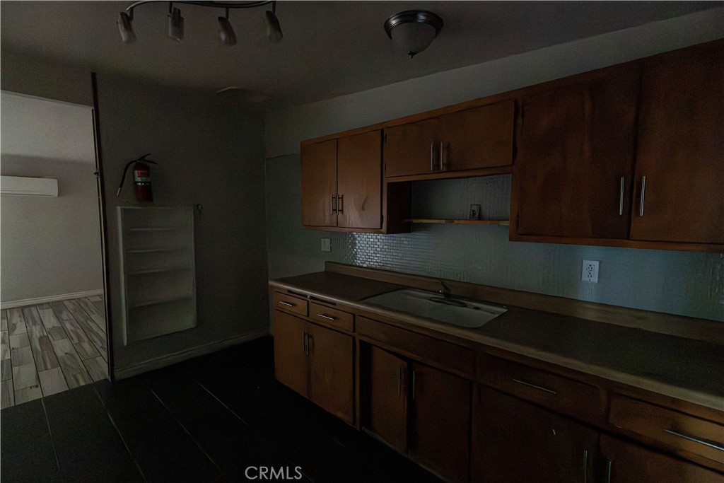 643 W Ramona Drive Property Photo 6