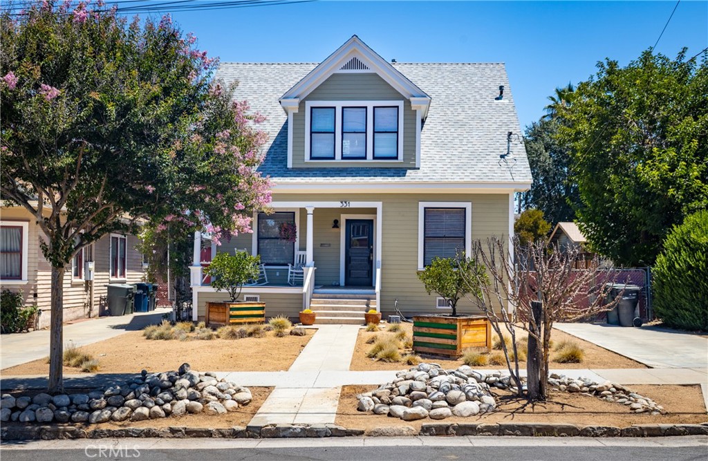 331 Nordina Street Property Photo 1