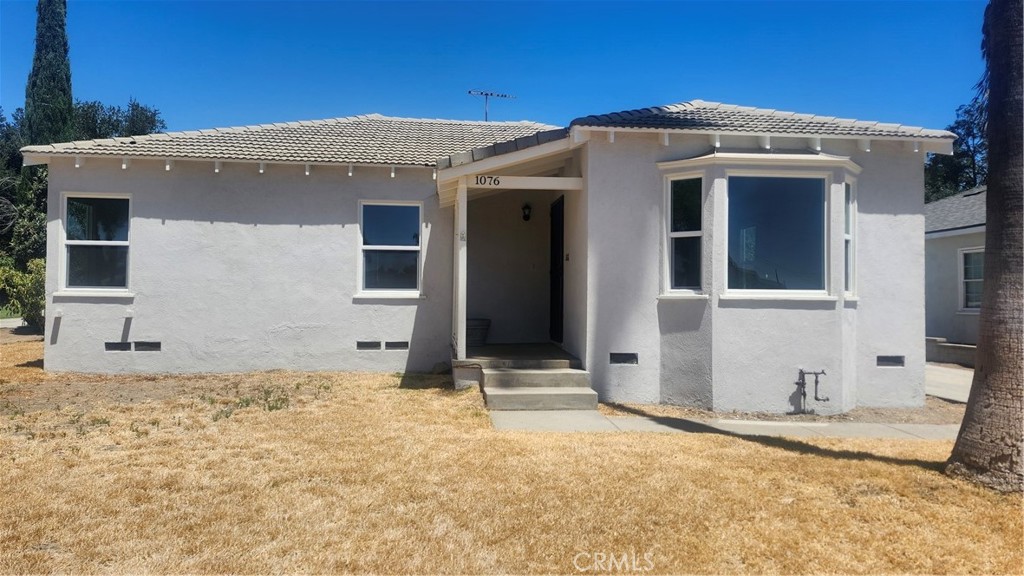1076 W 25th Street Property Image