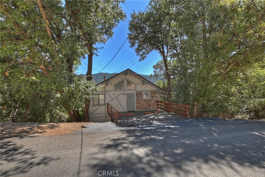 688 Arth Drive Property Photo 1