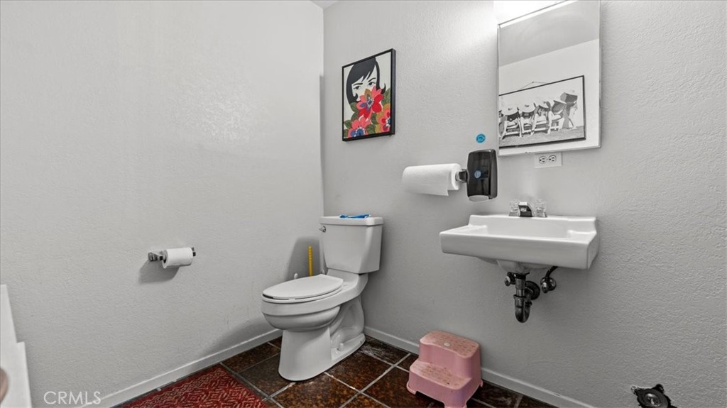 580 E Foothill Boulevard Property Photo 15