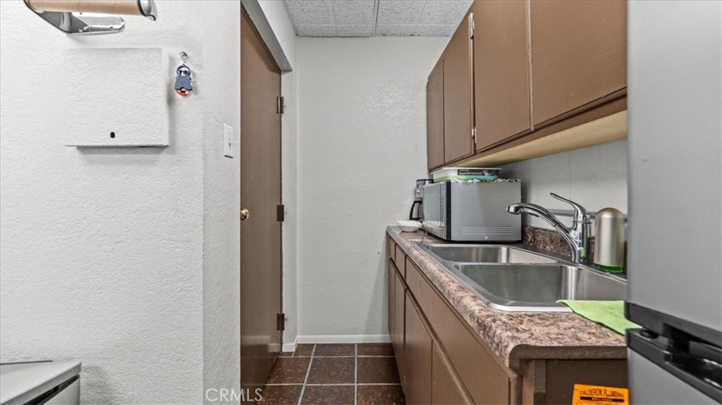 580 E Foothill Boulevard Property Photo 17