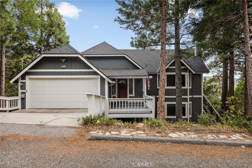 386 Rainier Road Property Photo 1