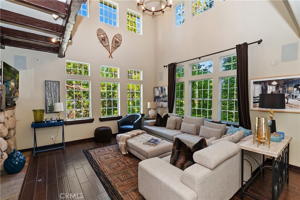 244 Corona Circle Property Photo 3