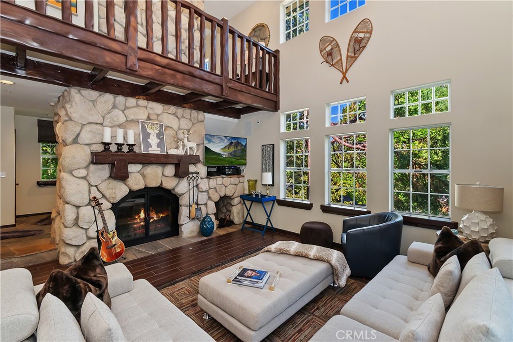 244 Corona Circle Property Photo 4