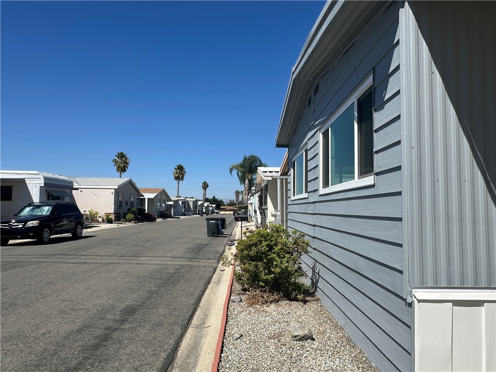 IG25216580 Property Photo 6