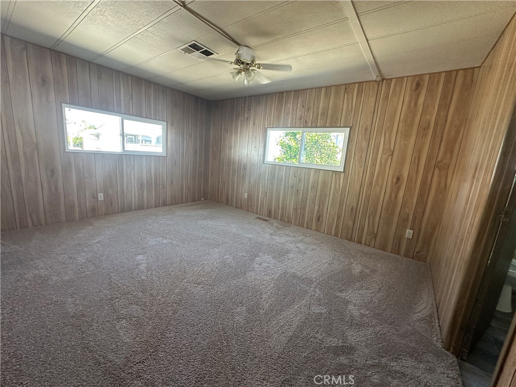 IG25216580 Property Photo 33