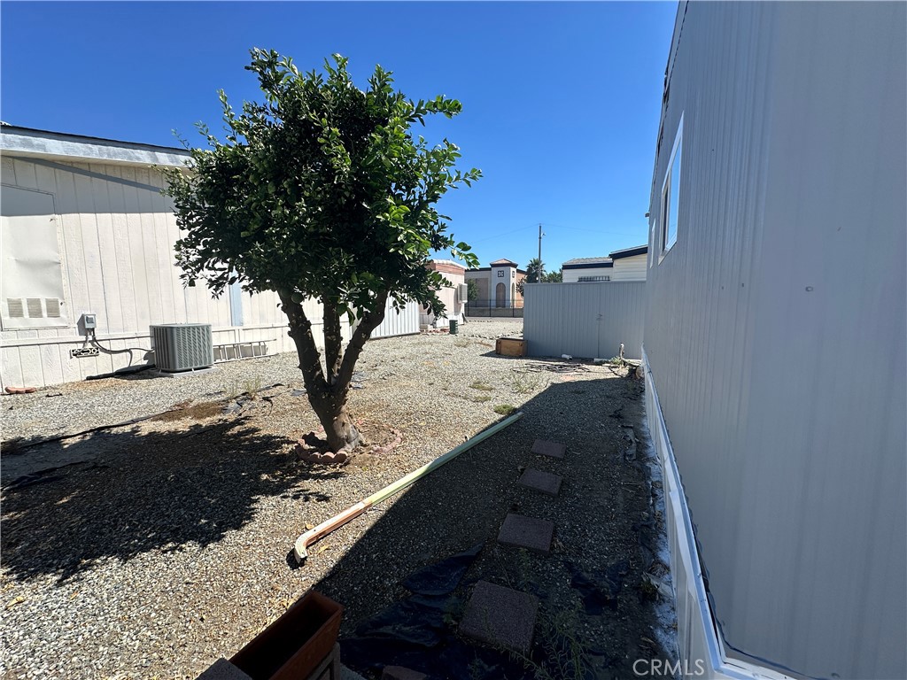 IG25216580 Property Photo 45