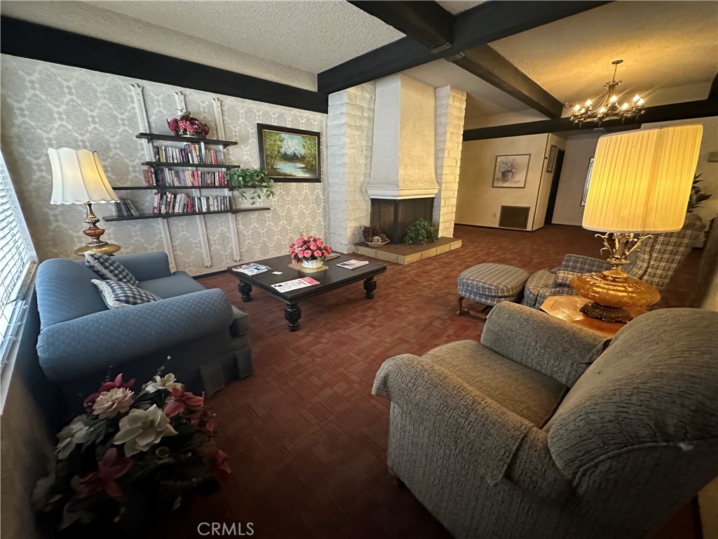 IG25216580 Property Photo 63