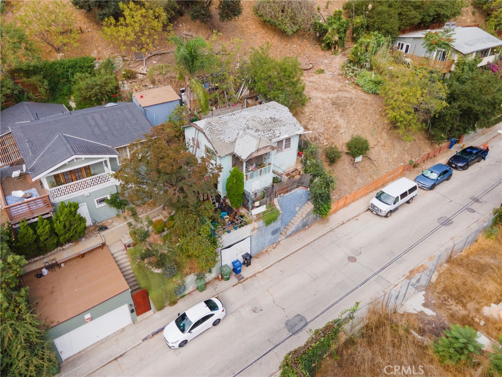325 Museum Dr Property Photo 6