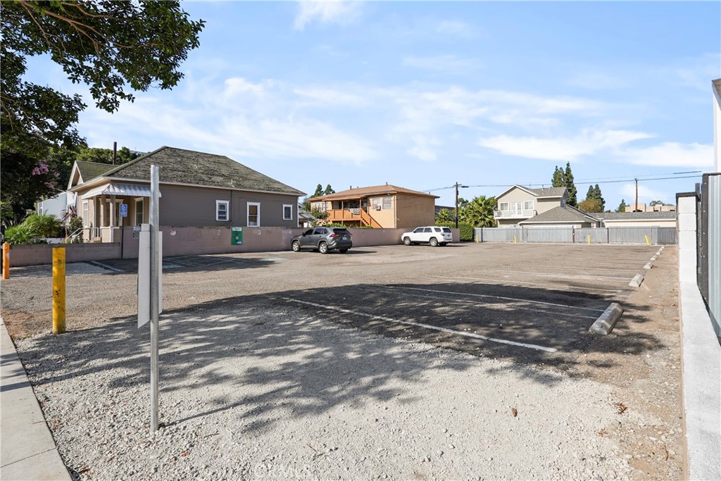 846 N Van Ness Avenue Property Photo 4