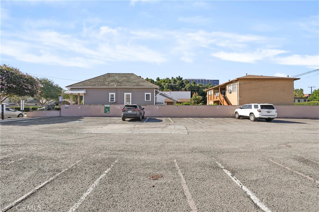 846 N Van Ness Avenue Property Photo 11