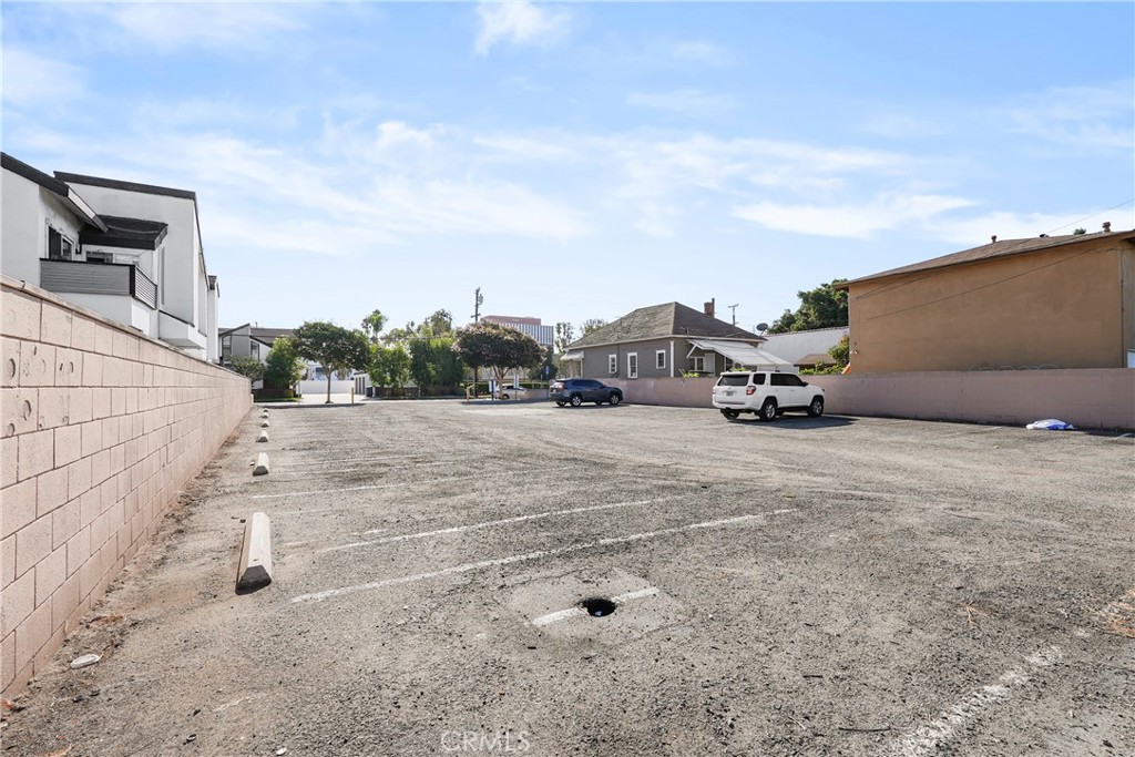 846 N Van Ness Avenue Property Photo 12