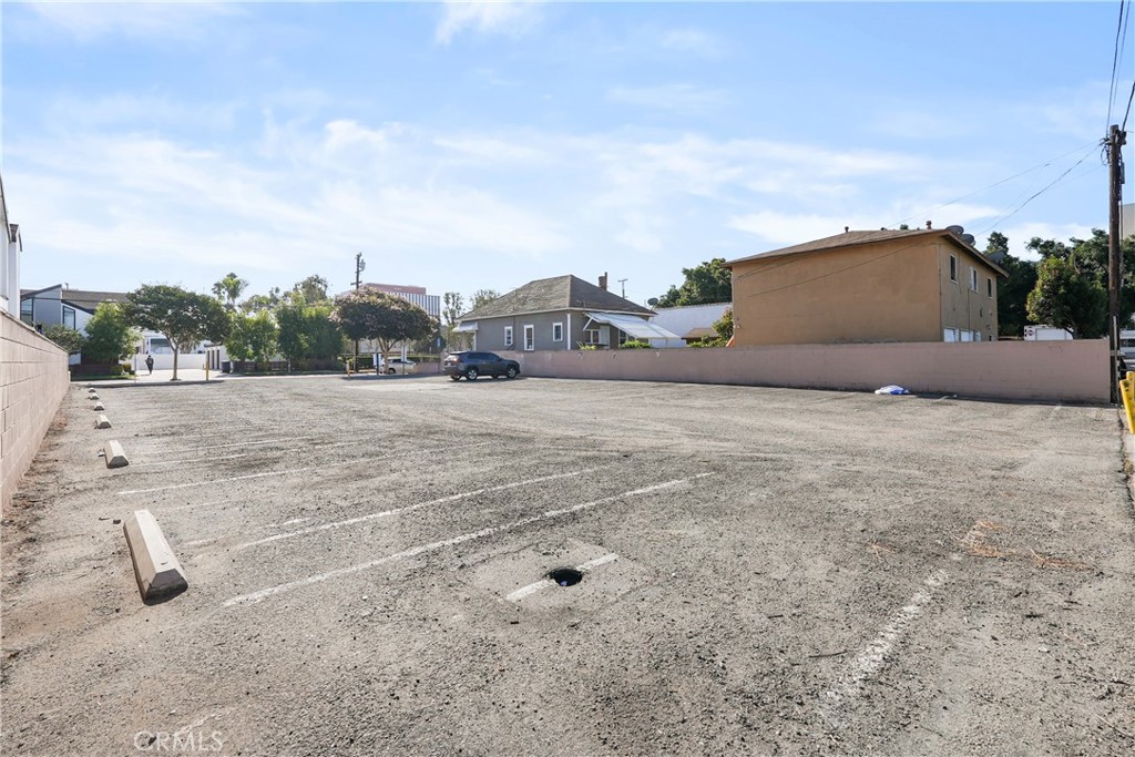 846 N Van Ness Avenue Property Photo 13