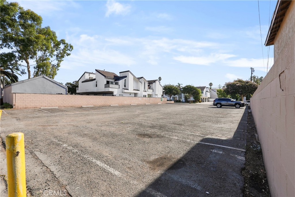 846 N Van Ness Avenue Property Photo 14
