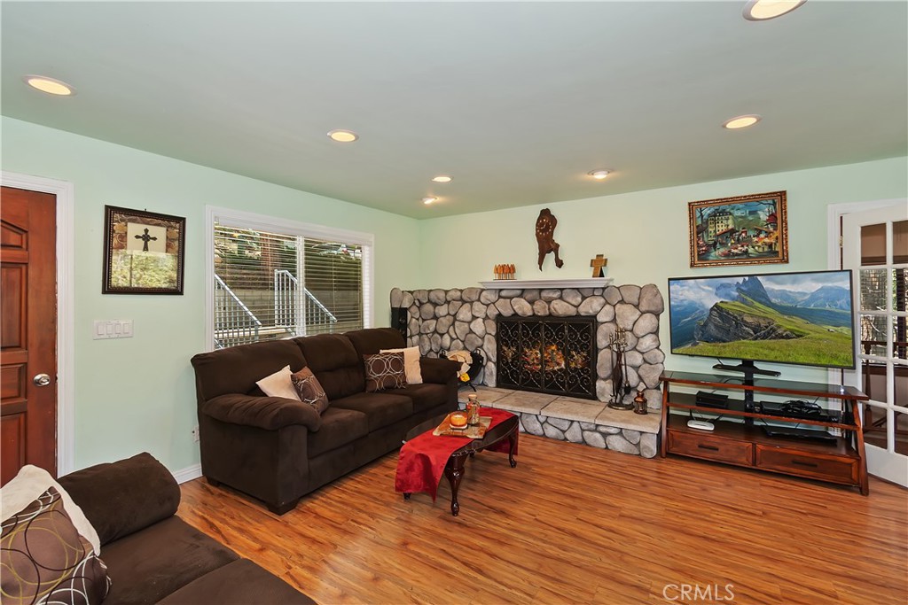 1468 Golden Rule Ln Property Photo 6