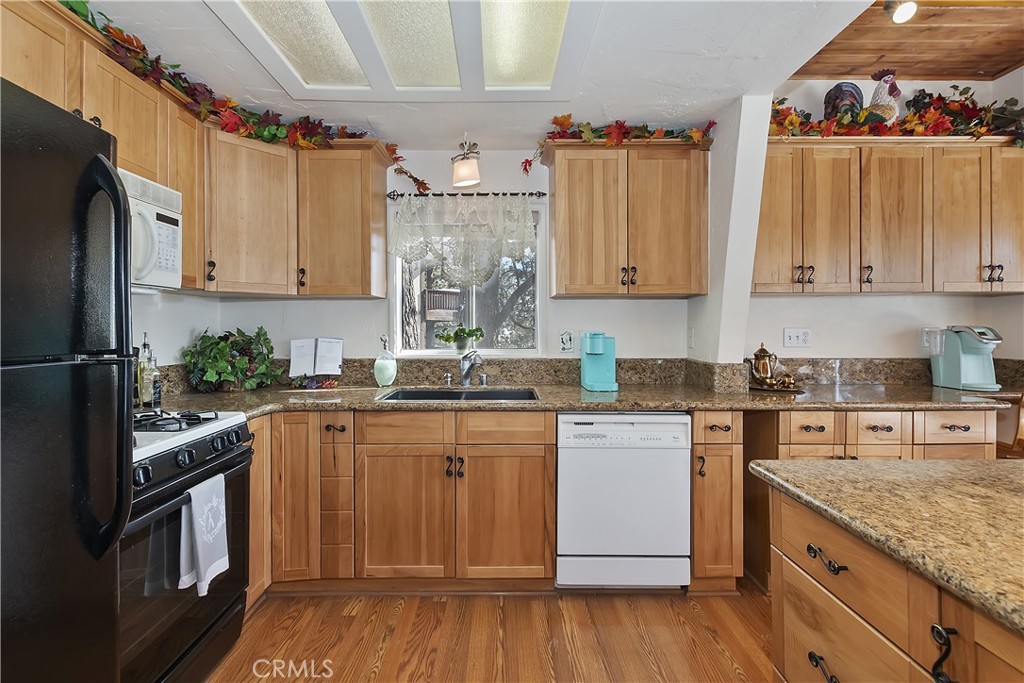 1004 White Mountain Drive Property Photo 8