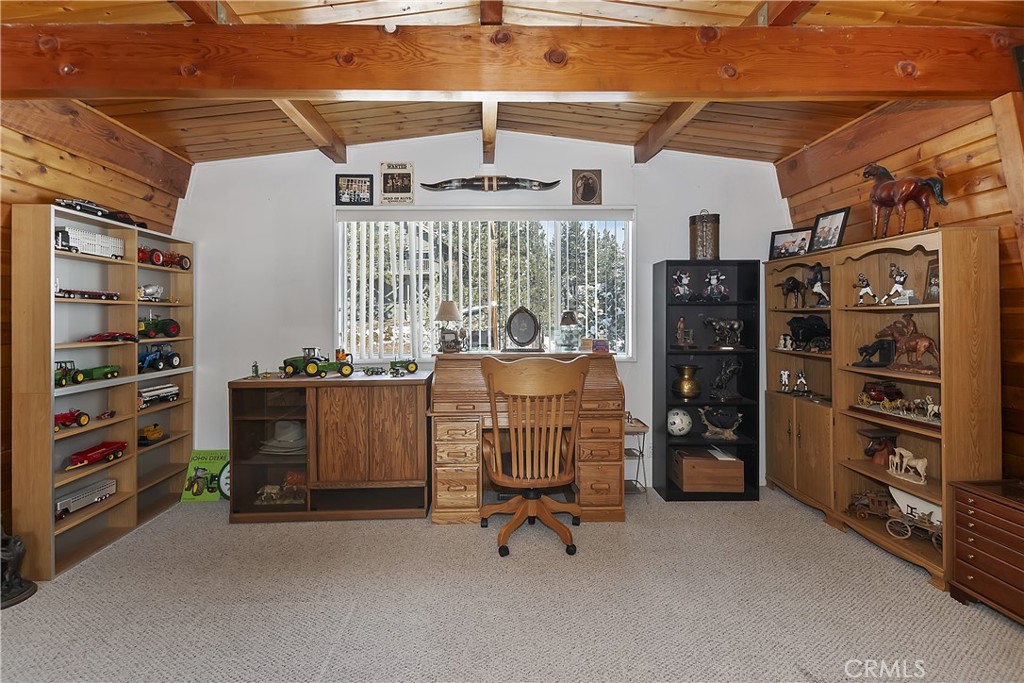 1004 White Mountain Drive Property Photo 15