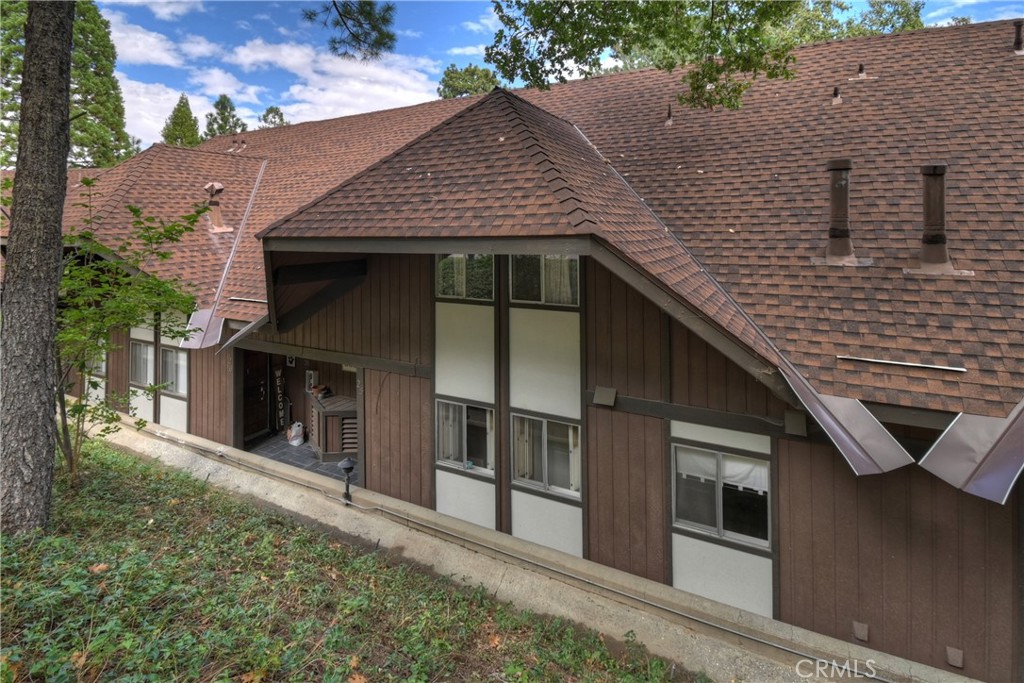 966 Willow Creek Road 25 Property Photo 1