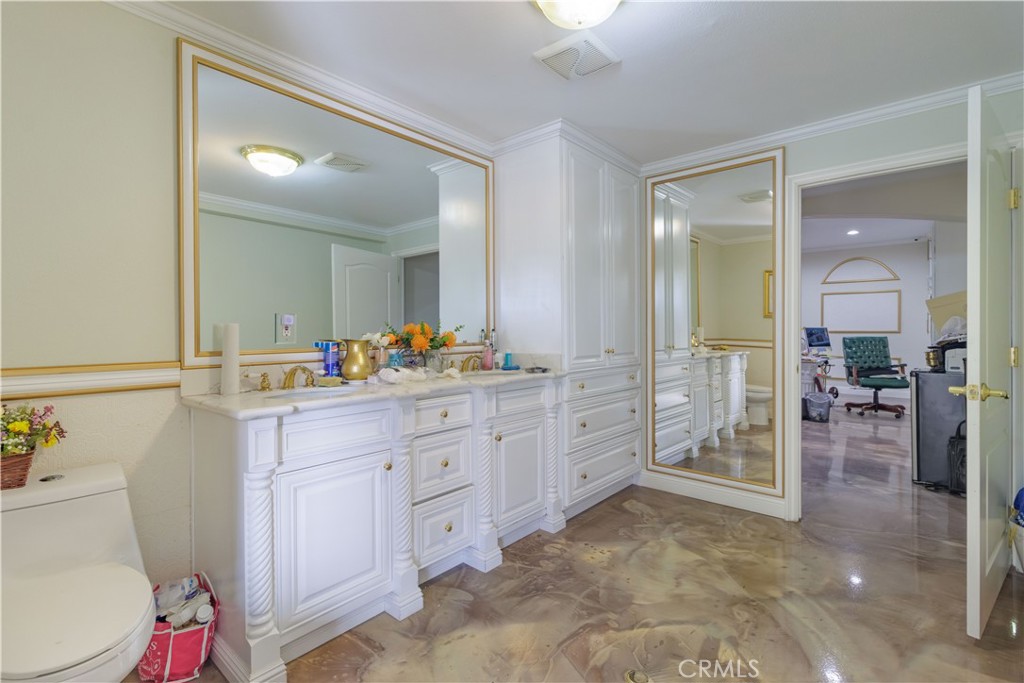 261 E Highland Ave Property Photo 10
