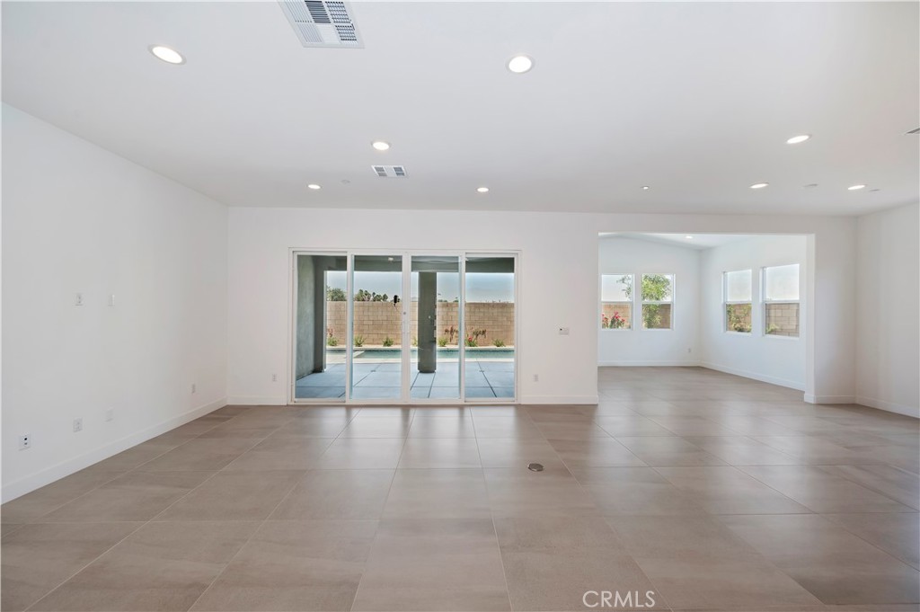 67010 Amethyst Way Property Photo 4