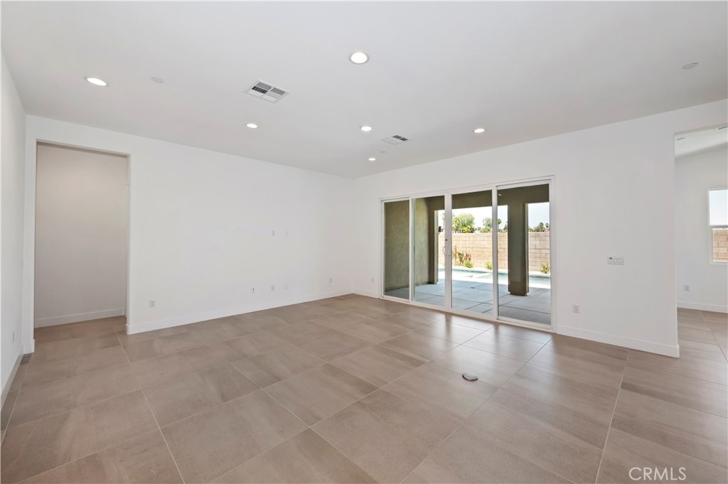 67010 Amethyst Way Property Photo 7