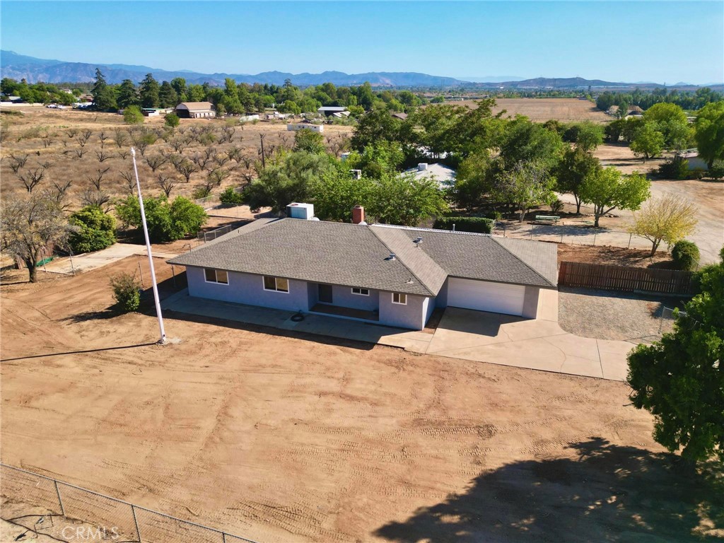 38011 Vineland Street Property Photo 3
