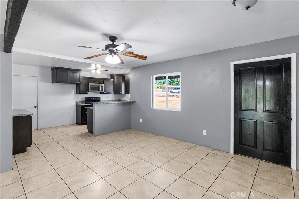 38011 Vineland Street Property Photo 6