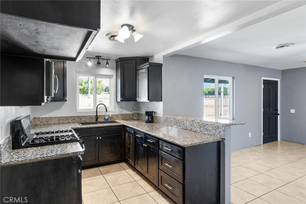 38011 Vineland Street Property Photo 7