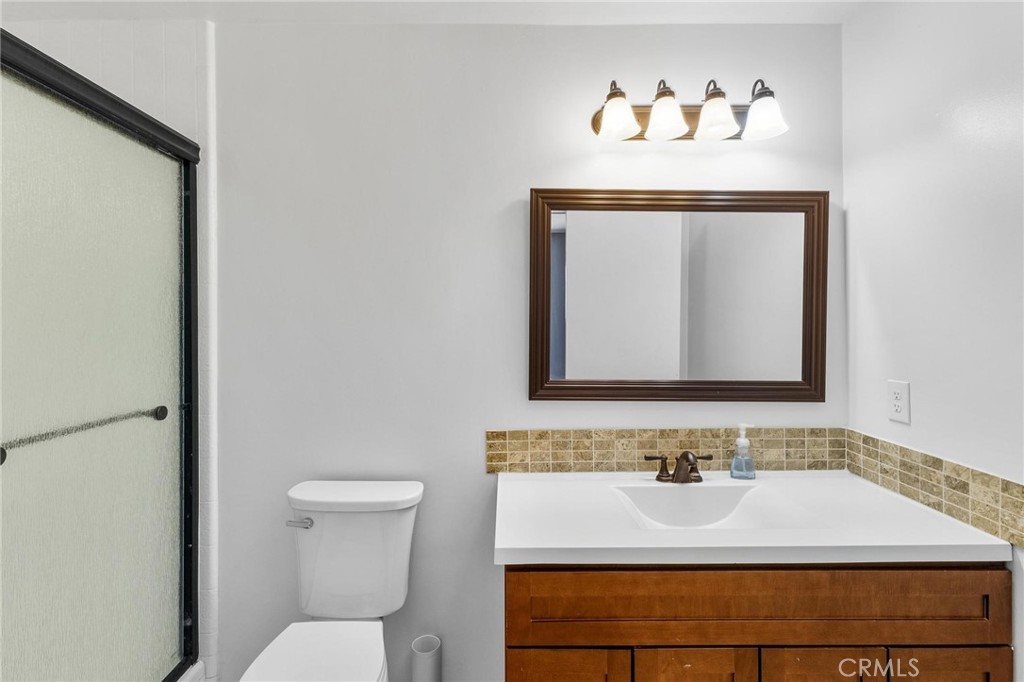 38011 Vineland Street Property Photo 11