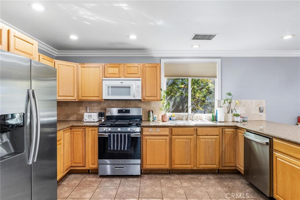 38011 Vineland Street Property Photo 23