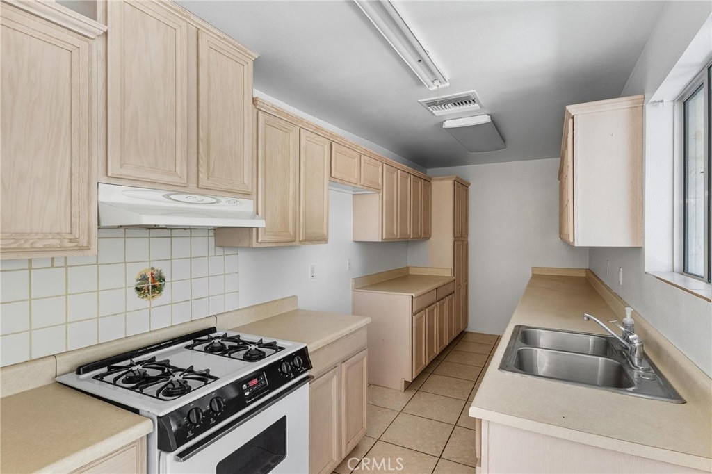 38011 Vineland Street Property Photo 33