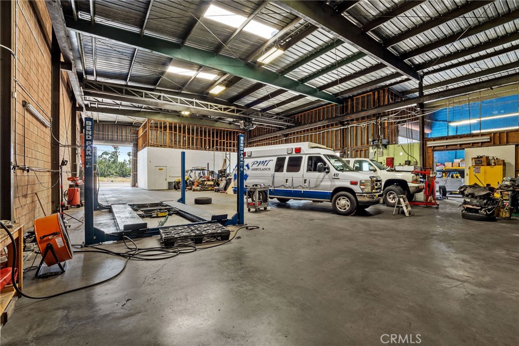 484 E Redlands Boulevard Property Photo 11