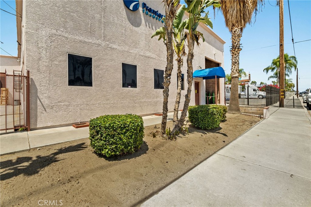 484 E Redlands Boulevard Property Photo 26