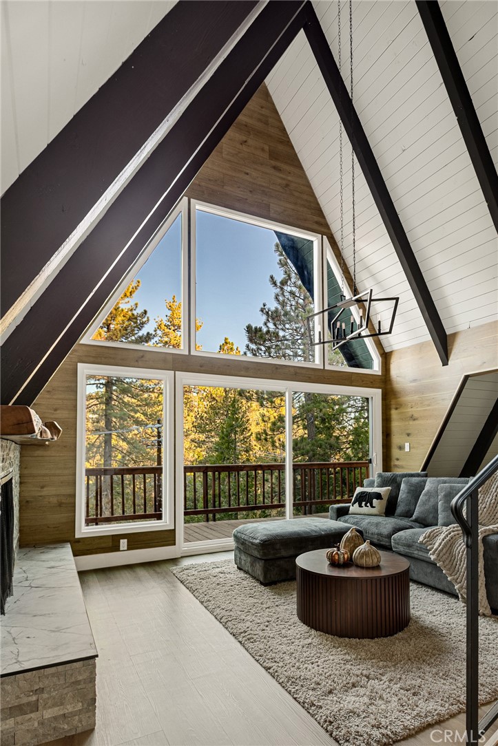 579 Golf Course Rd Property Photo 8