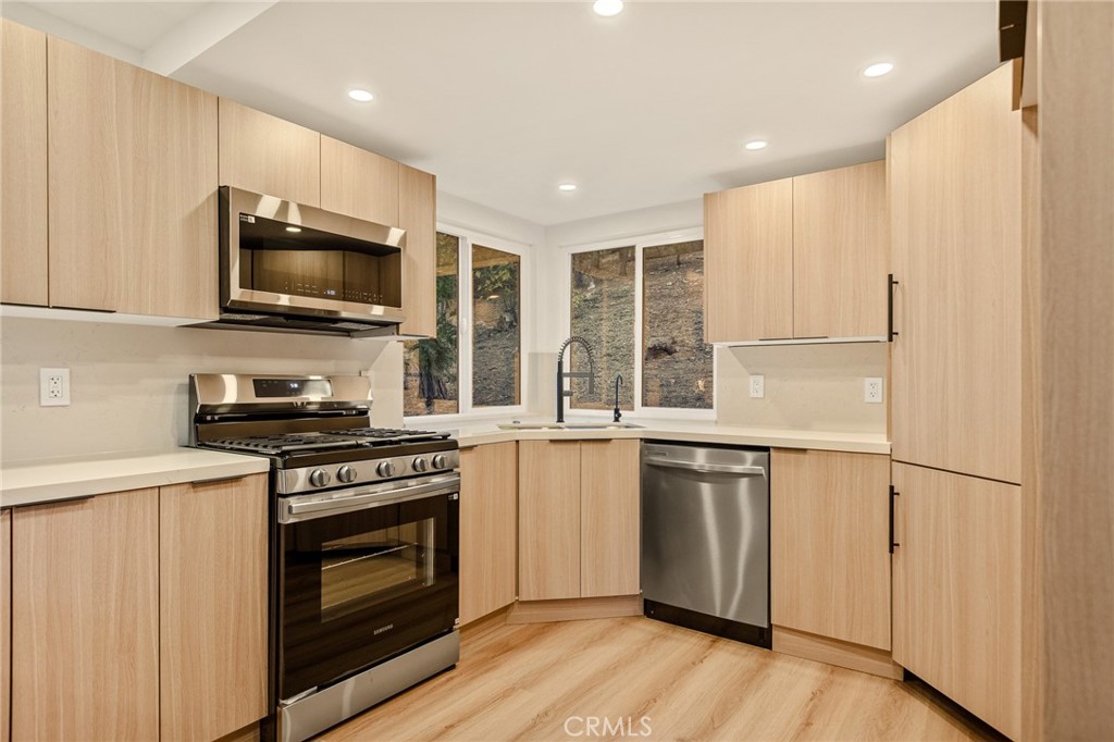 579 Golf Course Rd Property Photo 12