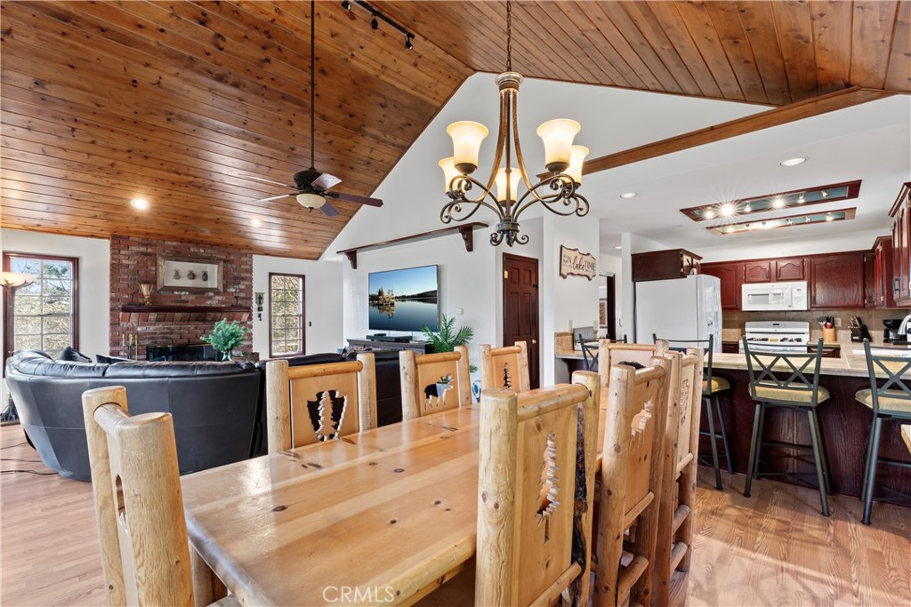 221 Grizzly Road Property Photo 1