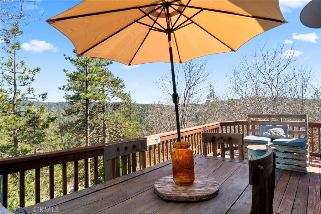 221 Grizzly Road Property Photo 8