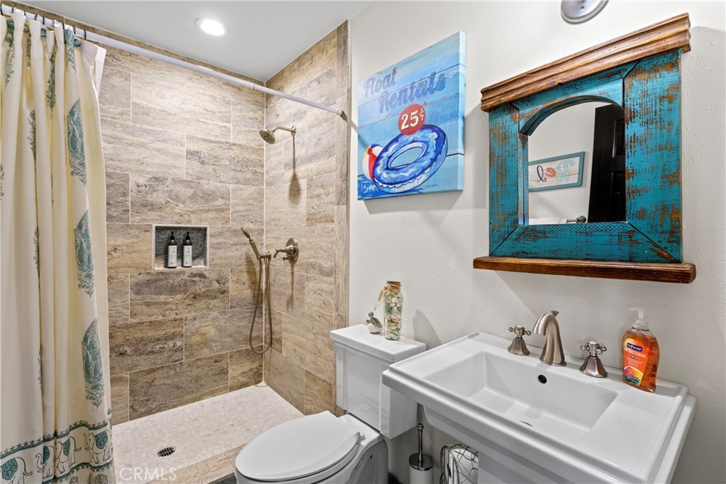221 Grizzly Road Property Photo 10